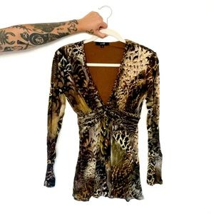 y2k animal print v neck top 🐅